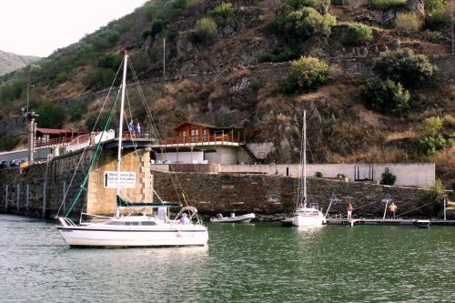 Hostal Douro Fluvina Yachts & Chalets