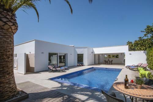 Xabia Villa Sleeps 4 Pool Air Con Wifi