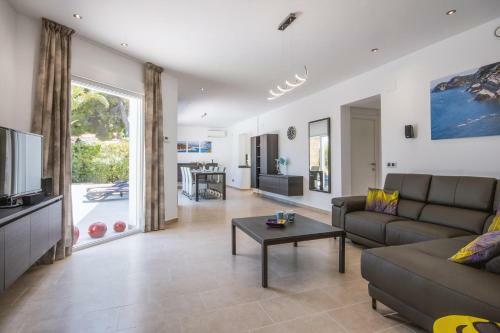 Xabia Villa Sleeps 4 Pool Air Con Wifi