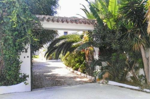 Immaculate 5-bed Villa In Xabia