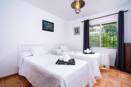 Xabia Villa Sleeps 8 With Pool Air Con And Wifi