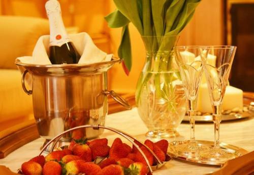 El Toro Villa Sleeps 8 With Pool Air Con And Wifi