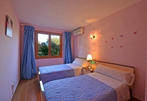 El Toro Villa Sleeps 8 With Pool Air Con And Wifi