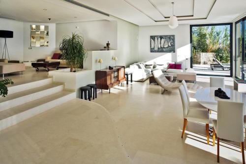 Rent This Luxury Villa With Private Pool, Ibiza Villa 1032