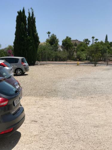 2-bed Apartment 10 Min Drive To The Beach!