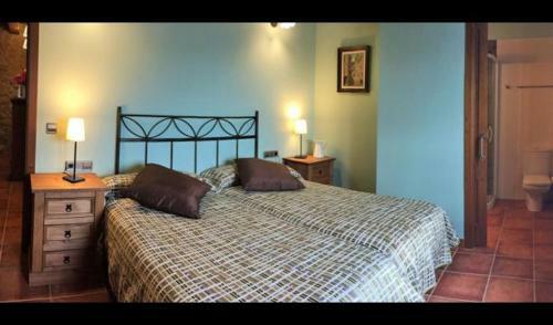 Montcortes Villa Sleeps 11 With Pool