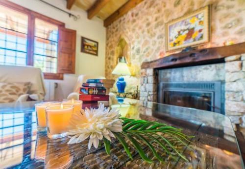 Ullaro Holiday Home Sleeps 8 With Pool Air Con And Wifi
