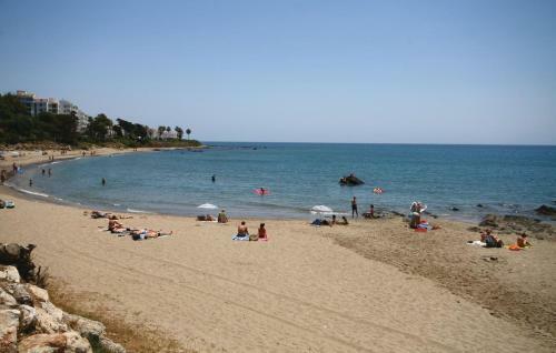Two-bedroom Apartment In Riviera Del Sol