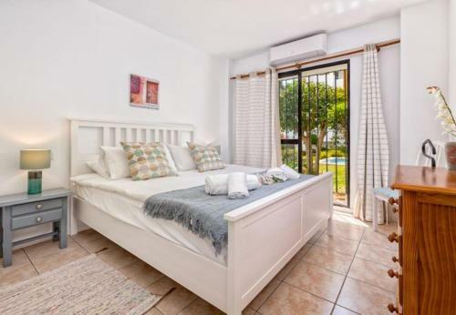 Sitio de Calahonda Apartment Sleeps 4 Pool Air Con