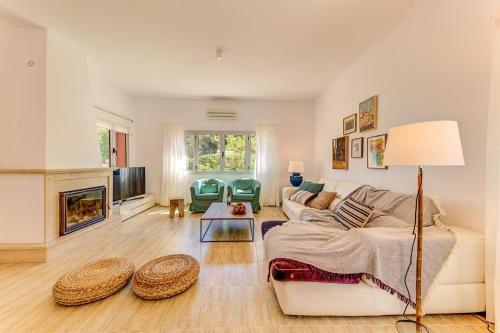 Es Mal Pas Villa Sleeps 8 With Pool Air Con And Wifi