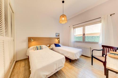 Villa In Es Mal Pas Sleeps 8 With Pool And Air Con
