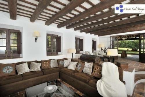 Sitges Villa Sleeps 18 Pool Wifi
