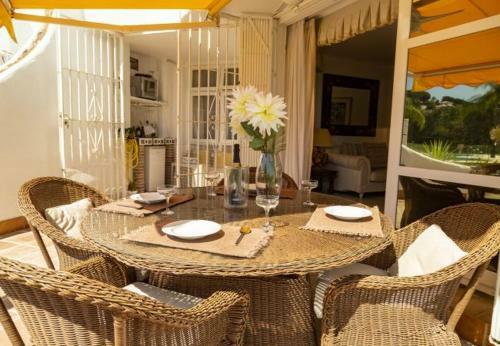 Cabopino Apartment Sleeps 4 Air Con Wifi