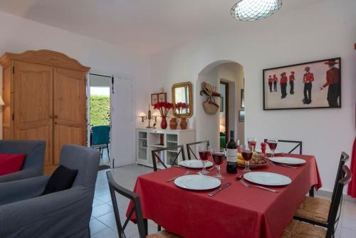 Roche Villa Sleeps 6 With Pool And Air Con