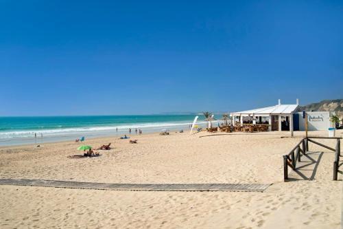Roche Villa Sleeps 6 With Pool And Air Con