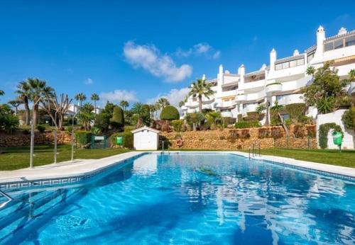 Cabopino Apartment Sleeps 4 Pool Air Con Wifi
