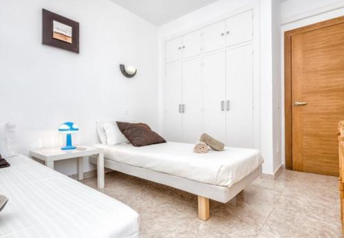 Cabopino Apartment Sleeps 4 Pool Air Con Wifi
