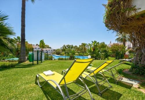 Cabopino Apartment Sleeps 4 Pool Air Con Wifi
