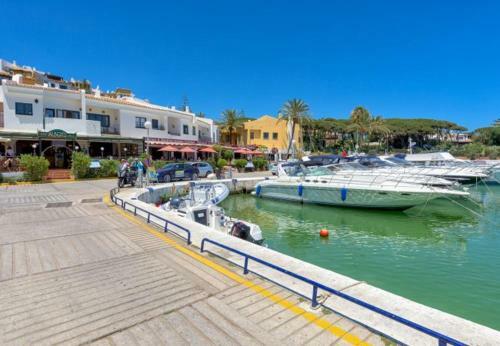 Cabopino Villa Sleeps 6 Pool Air Con Wifi