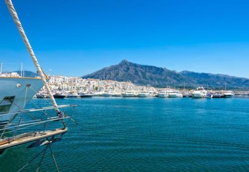 Cabopino Villa Sleeps 6 Pool Air Con Wifi