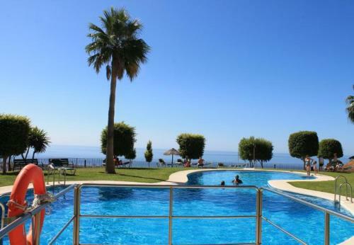 Cabopino Apartment Sleeps 4 Pool Air Con Wifi