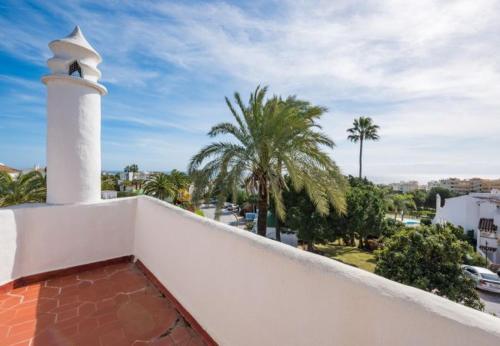 Cabopino Apartment Sleeps 6 Pool Air Con Wifi