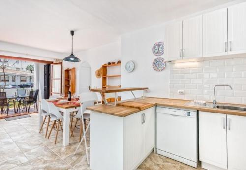 Cabopino Apartment Sleeps 4 Pool Air Con Wifi