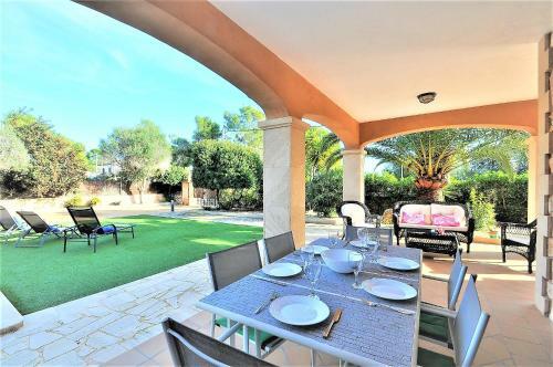 Casa Brisa- En Cala Llombards- Santany