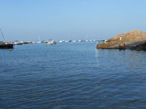 Aiguablava Holiday Home Sleeps 8 With Air Con