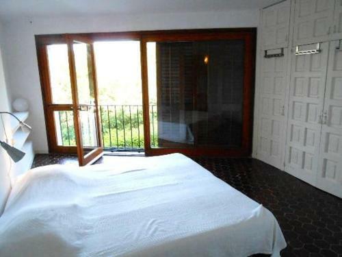 Aiguablava Holiday Home Sleeps 8 With Air Con