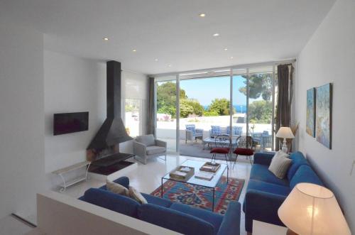 Fornells Holiday Home Sleeps 6
