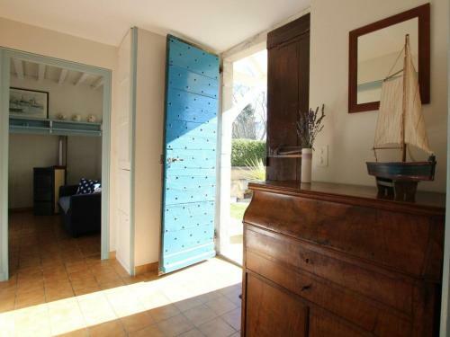 G�te Andoins, 3 Pi�ces, 4 Personnes - Fr-1-384-399