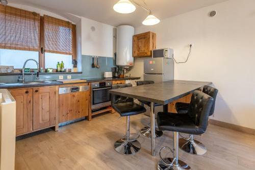 Apartamentos L'isle Furnished Flat