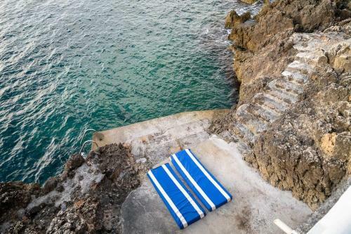 Bnb Renting Cap D'antibes Seafront Direct Access To The Sea