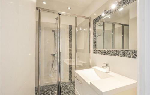 Amazing Apartment In Antibes With 2 Bedrooms
