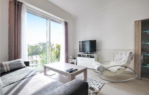Nice Apartment In Antibes With Wifi And 3 Bedrooms