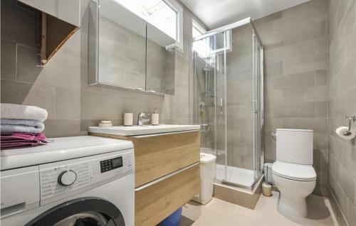 Nice Apartment In Antibes With Wifi And 3 Bedrooms