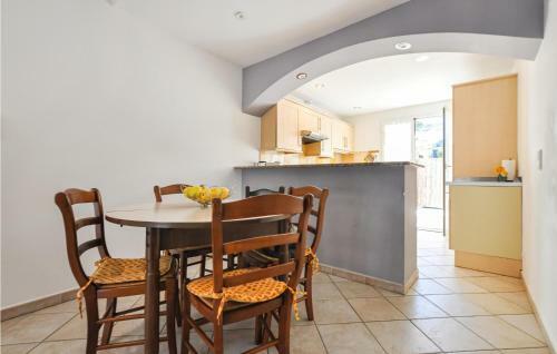 Nice Apartment In Antibes With Wifi And 3 Bedrooms