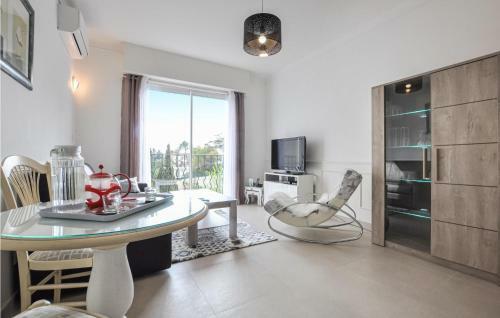 Nice Apartment In Antibes With Wifi And 3 Bedrooms