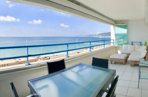 Apartamento 1 Bdr With Large Sea Front Terrace & Garage