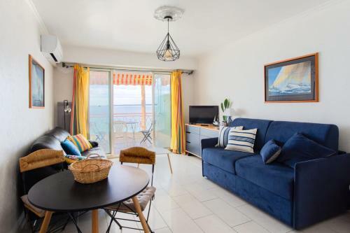Apartamento Seafront Furnished Studio