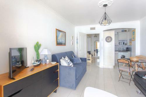 Apartamento Seafront Furnished Studio