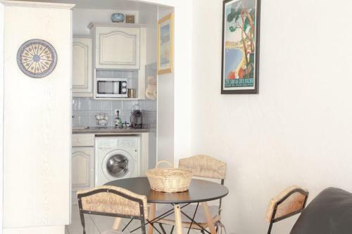Apartamento Seafront Furnished Studio