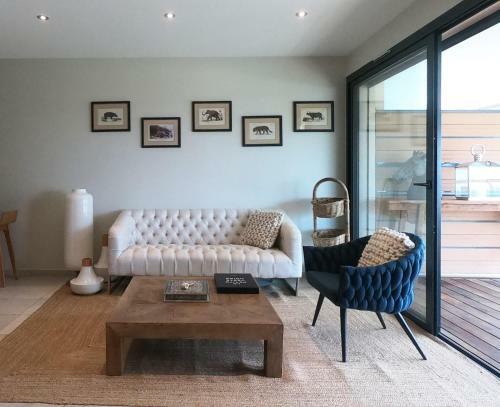 Beautiful Apartment With Swimming Pool In Antibes
