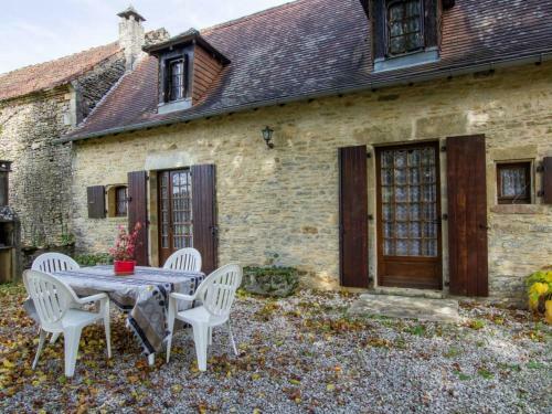 G�te Archignac, 3 Pi�ces, 4 Personnes - Fr-1-616-31