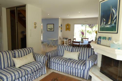 Villa R�f 064 Belle Maison T5 8 Pers Arzon