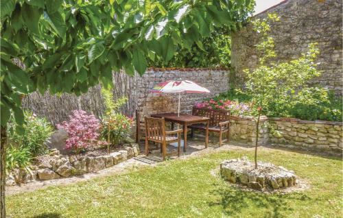 Three-bedroom Holiday Home In Salles Les Aulnay
