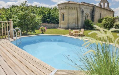 Three-bedroom Holiday Home In Salles Les Aulnay
