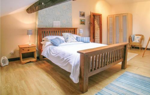 Three-bedroom Holiday Home In Salles Les Aulnay