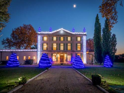 Serres Chateau Sleeps 29 Pool Air Con Wifi